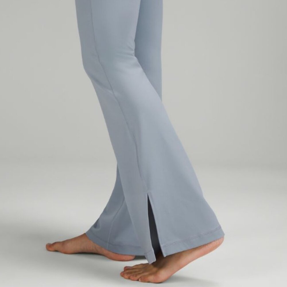 LULULEMON Groove High-Rise Split-Hem Flared Pant *Nulu Color Chambray Size 6 - Picture 3 of 3